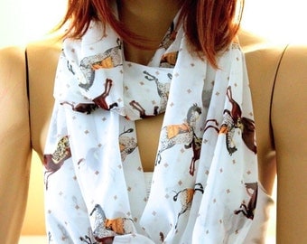 Horse scarf - Loop scarf - Circle scarf - Women Scarf - Gift.Scarves - animals print scarf - gift ideas -autumn gift ideas -october trends