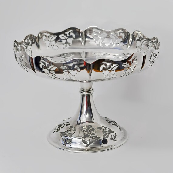 Standard Silver Company Silver Plate Cake  Stand  Serving