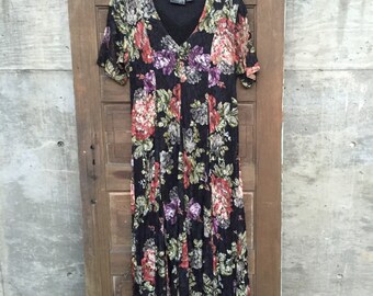 Vintage 90's Floral Lace Babydoll Maxi Dress of Perfection by Nostalgia size Large