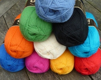 Opal Uni sock yarn, fingering weight, 4ply solid colour wool, 100g ball