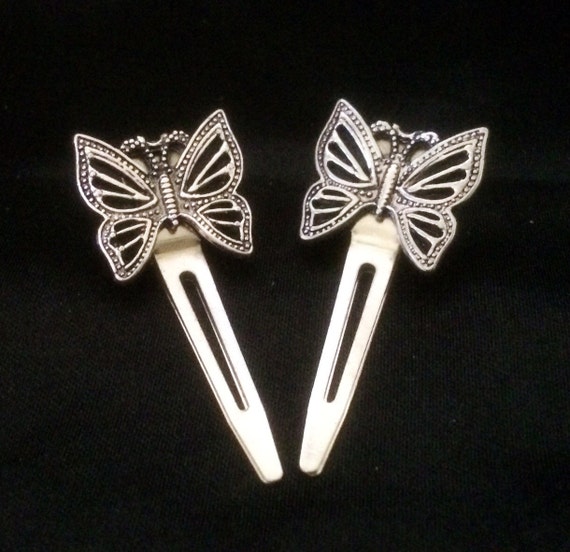 Set Of 2 Silver Metal Hair Clips Featuring Small Butterfly
