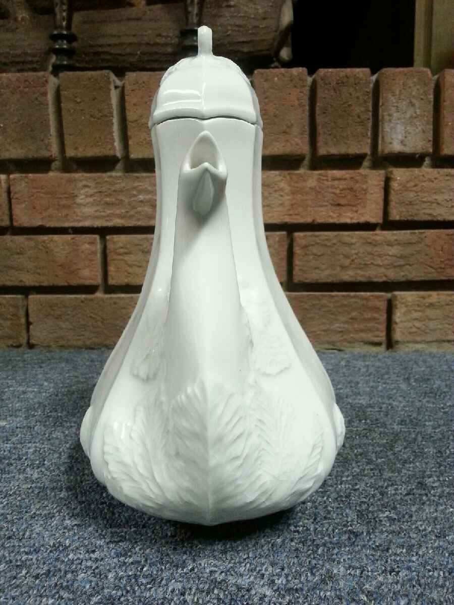 Red Cliff Ironstone Teapot Coffee Pot Grape Leaf Pattern