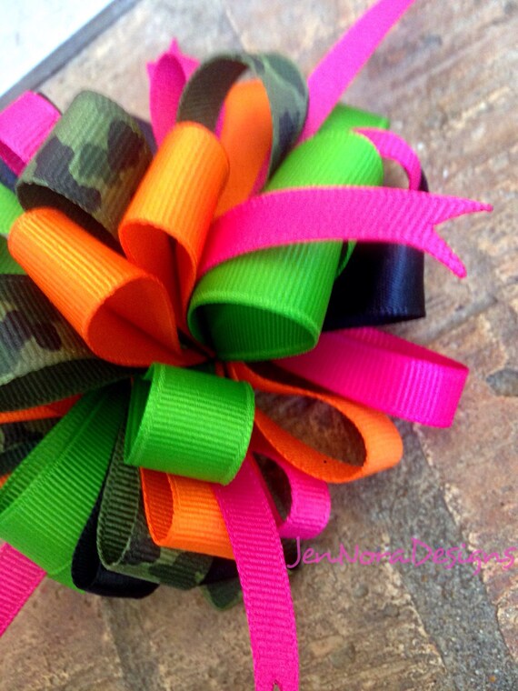 Items similar to Girls Camo Bow, Camo Hair Bow, Girls Hair Bow, Camo