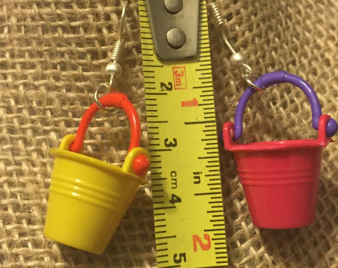 Mini Pail earrings (pink and yellow)