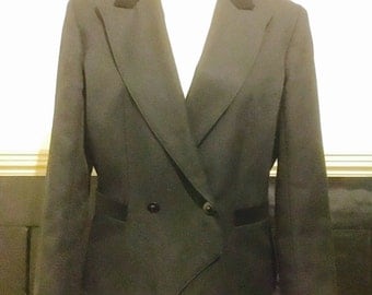 Fabulous vintage jacket with velvet collar