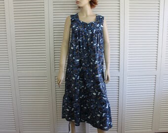 Vintage Royal Creations Hawaiian Muumuu 1960s Size Small/Medium