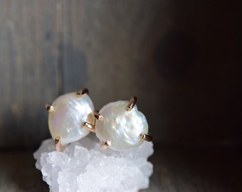 Freshwater Pearl Gold Fill Studs. Natural Pearl Prong Earrings. June Birthstone. Raw Pearl Claw Stud. June Earrings. Bridal Studs White Gold