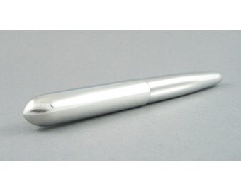 Streamline fluted fountain pen