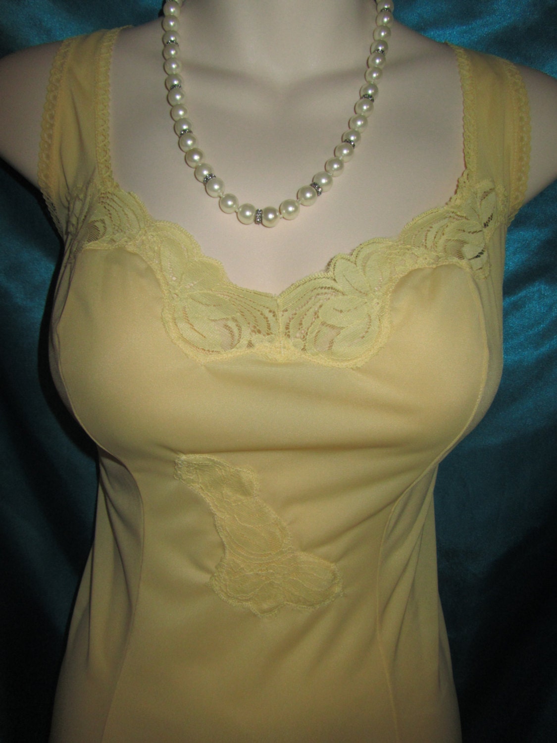 Nylon slip 38/USA 16/AU