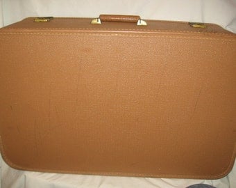 Starline Vintage Tan Suitcase//Sears Luggage// Suitcases//Shabby Chic Storage Suitcase//Suitcases