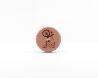 0.5oz - Ashford Top Whorl Drop Spindle & 1oz of Romney Spinning Fiber
