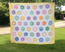 Einzigartige Artikel zum Thema flower garden quilt | Etsy