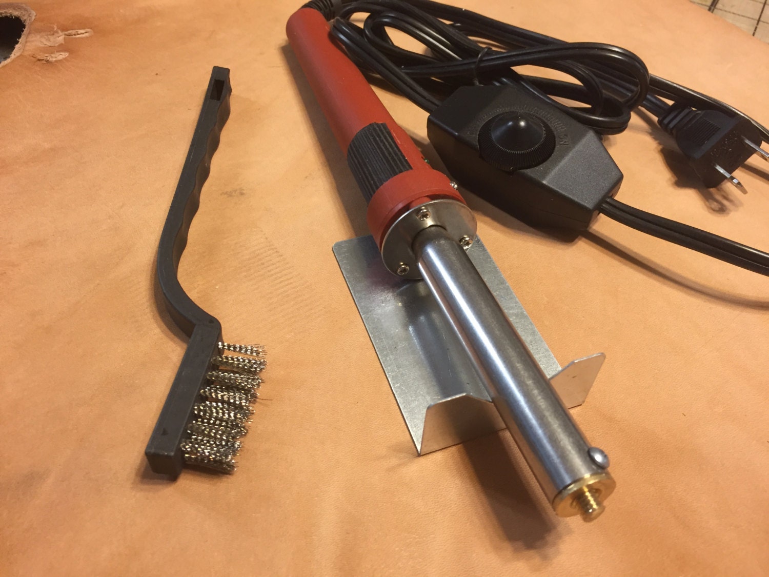 Heavy Duty Variable heat 110 volt heating Iron that fits all