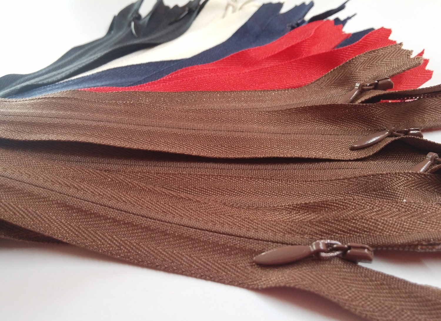 INVISIBLE Zippers in 5 YKK colors 24 Inch 60cm 5 pieces