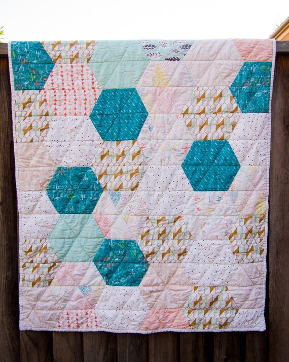 modern-hexies-toddler-quilt-by-engelbrechtmakes-on-etsy