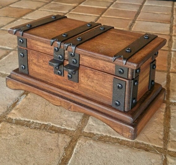 Rustic wooden jewelry box reclaimed wood by DorealiStudioRoma