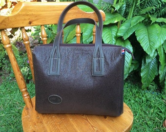 Handbag made in Costa Rica. Handmade leather and textiles. Shoulder tote. Work bags. Relax bags. Trendy Bags. Laptop Bag