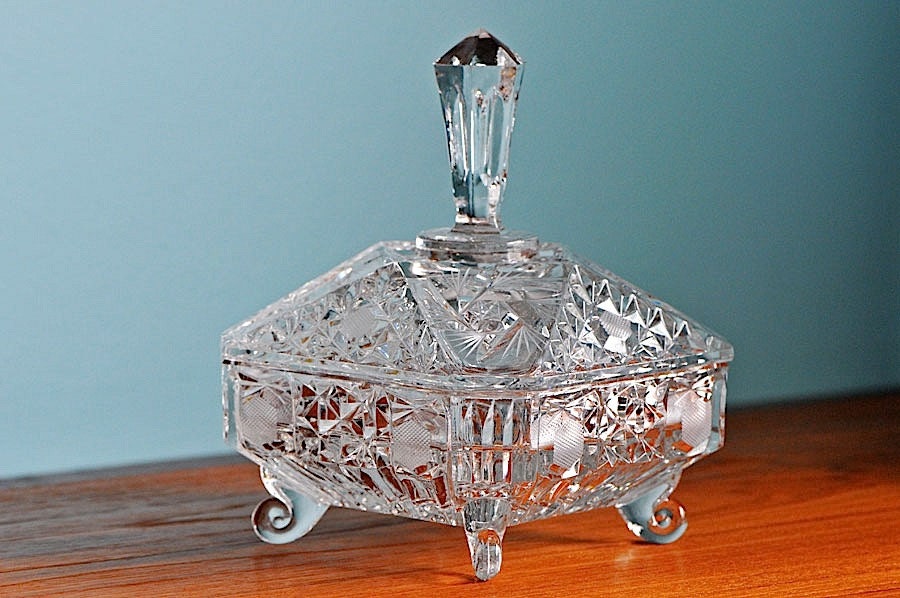 Vintage Pinwheel Lead Crystal Covered Candy Dish / Lidded