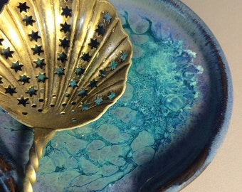 Ceramic spoon rest in Periwinkle