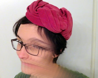1940s Vintage Turban Casque Helmet Hat in Hot Pink Velour Destash by Melbourne Original Design New York St. Louis