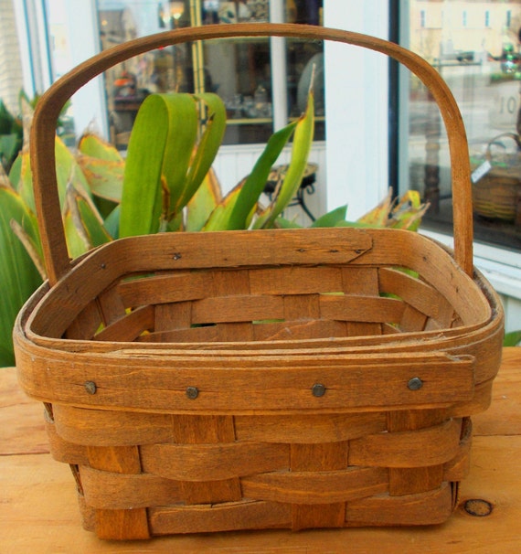 Longaberger Basket 1985 Berry Large Primative by prissyantiques