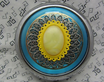 Compact Mirror Sunny Comes With Protective Pouch
