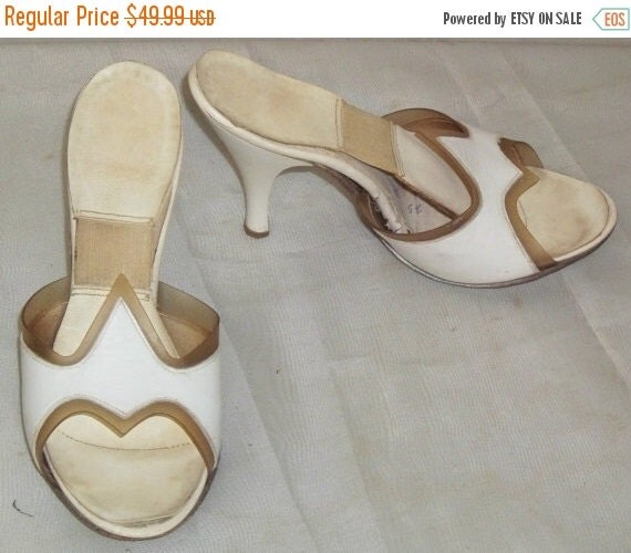 ON SALE Deadstock Vintage White Leather by ShonnasVintage on Etsy