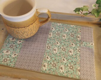 Quilted Mug Rug, Snack Mat, Mug Mat, Hot Pad