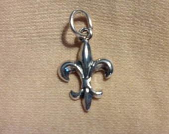 Sterling Silver French Fleur de lis charm