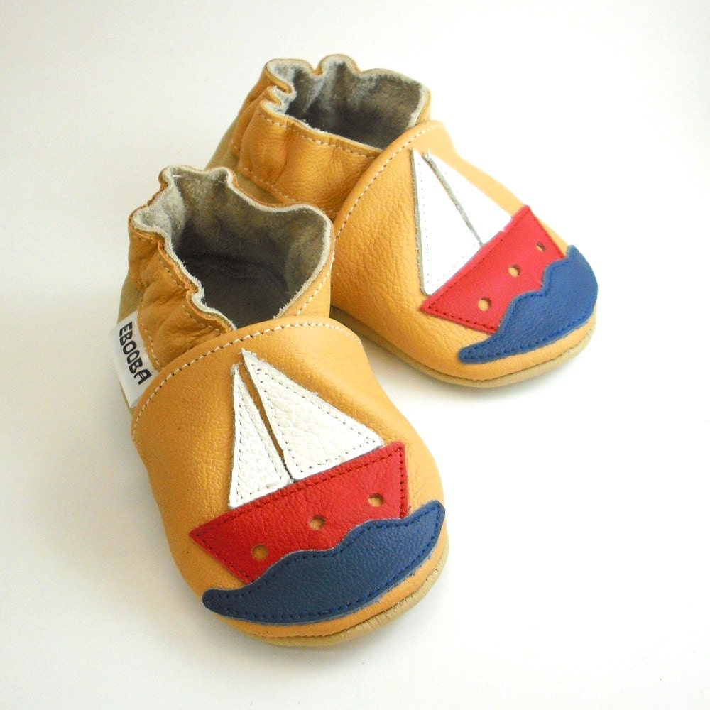 soft-sole-baby-shoes-handmade-ship-on-yellow-0-6-garcon-fille