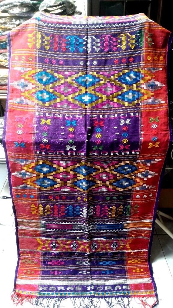 Table Runner Ulos ethnic kain tenun ikat ulos batak sumatera utara Table Runner Ulos ethnic kain tenun ikat ulos batak sumatera utara
