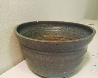 blue ceramic bowl