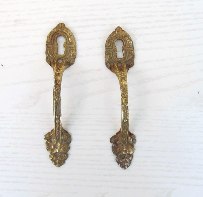 Antique DRAWERS PULLS and KEYhole cover. Furniture hardware.