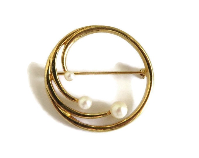 Monet Circle Brooch - Vintage Faux Pearl Gold Tone Circle Pin, Gift idea, Gift Box