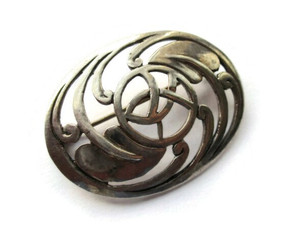 1994 sterling silver Charles Rennie Mackintosh style brooch