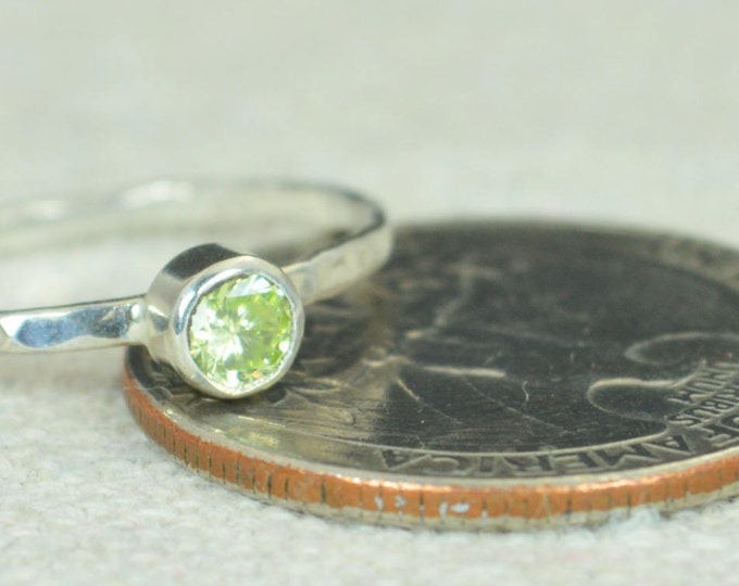 Small Peridot Ring, Hammered Silver, Stackable Rings, Mother's Ring, August Birthstone Ring, Skinny Ring, Mothers Ring, Peridot Ring