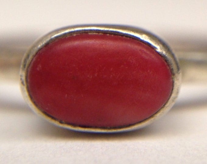 Storewide 25% Off SALE Beautiful Vintage Sterling Silver Solitare Maroon Cabochon Designer Cocktail Ring Featuring Modernistic Design