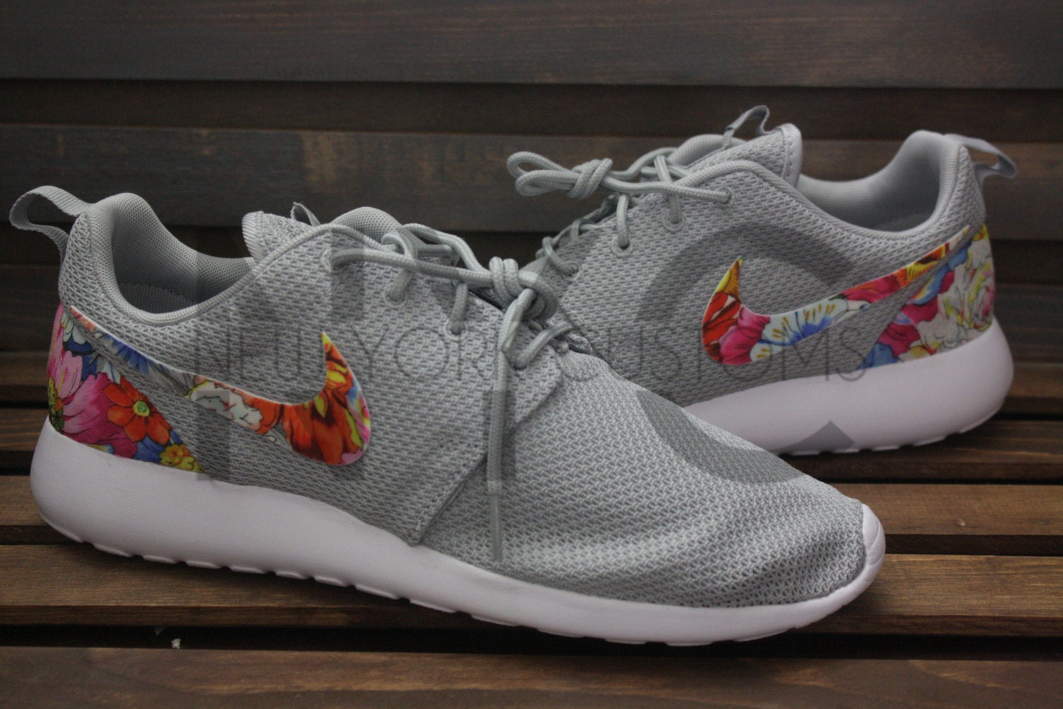 nike roshe run flowers