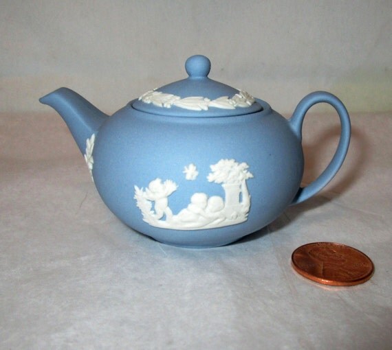 WEDGWOOD Miniature TEA POT Blue & White Jasperware Teapot and