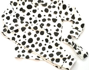 Dalmatian Halloween Costume Toddler Set - Organic Dalmatian Shirt, Black & White Leggings w/ matching headband. Dalmatian Toddler Costume.