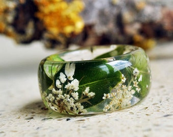 statement ring - large ring botanical ring - botanical resin ring- real flower ring- green ring - Queen Anne's Lace Flower Resin