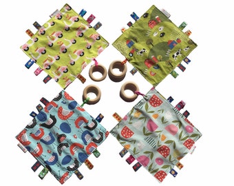 crinkle toy organic, ribbon blanket organic, sensory blanket organic, eco friendly baby toy, sensory crinkle toy, teething ring organic wood