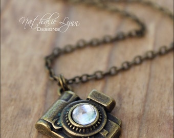 Camera Necklace, Photography Necklace, Camera Jewelry, Photography Jewelry, Vintage Camer Necklace