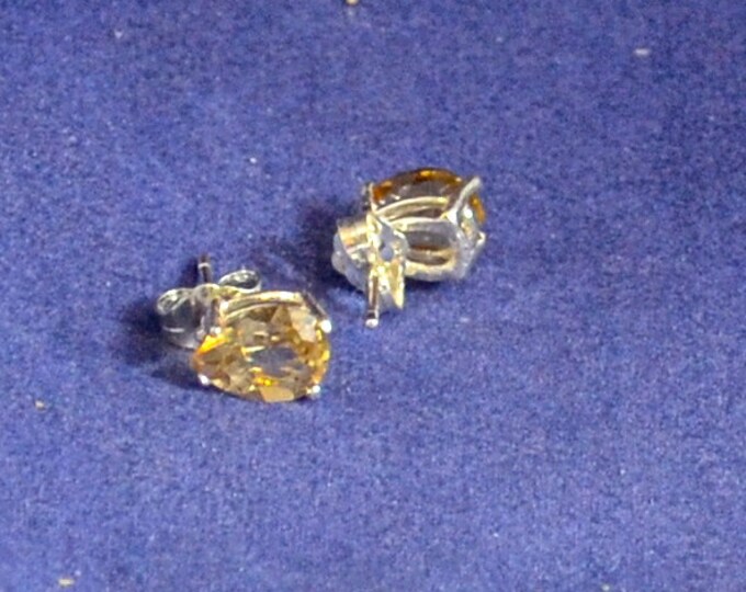 Citrine Stud Earrings, 7x5mm Pear, Natural, Set in Sterling Silver E936