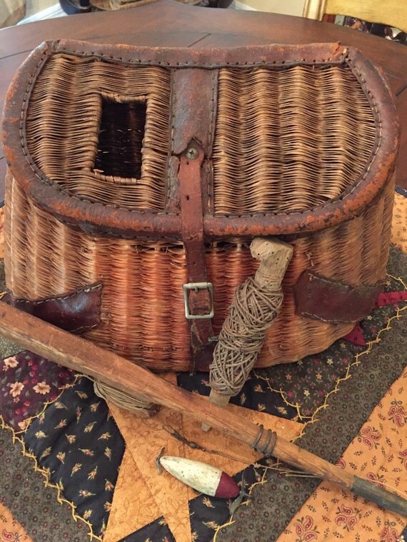 FISHING CREEL / Vintage wicker basket with leather trim