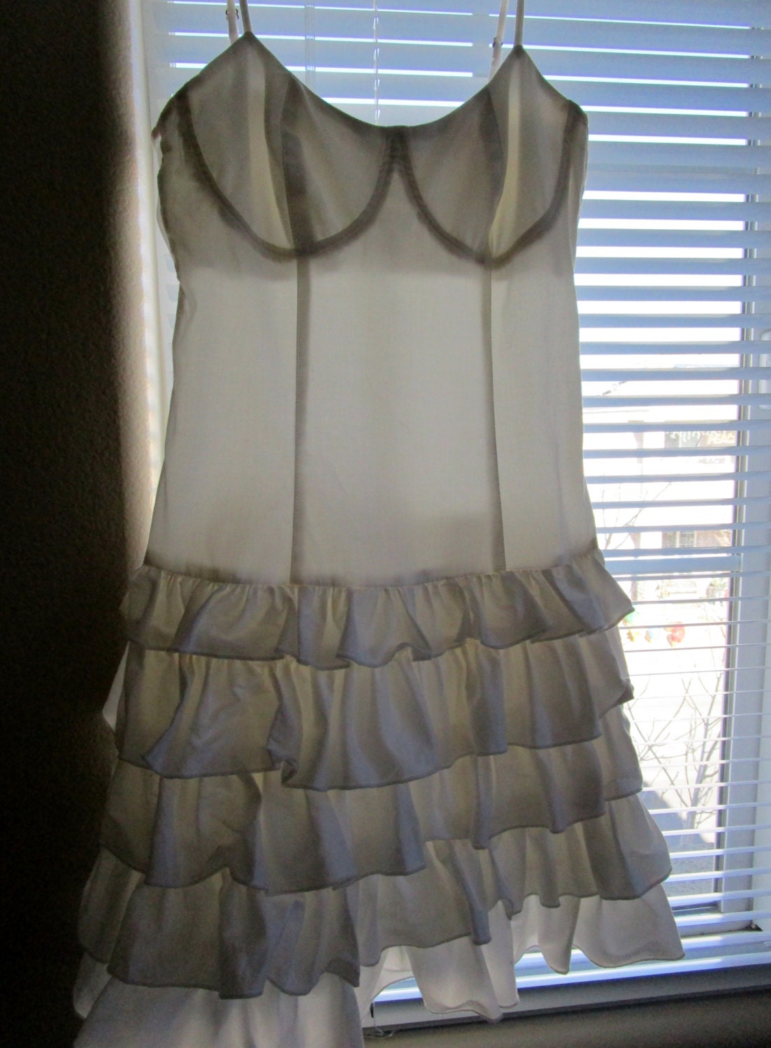 betsey johnson tiered metallic gown