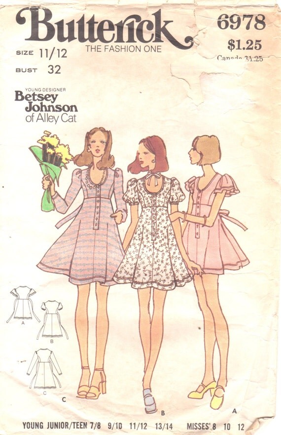 Butterick 6978 1970s BETSEY JOHNSON Junior Misses Empire Waist