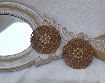 Circles brass filigree earrings with pearls