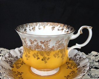 Royal albert bone china, Royal albert tea set, Royal albert England, Gold gilding, Broken loop handle, Fluted cup and saucer, Yellow band