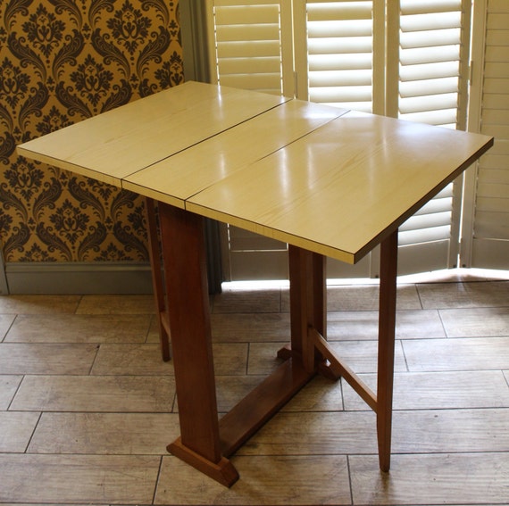 Vintage Retro Drop Leaf Formica table good condition boho